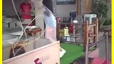 成都黄龙溪一根面甩面仙子周莹，身姿如此灵巧轻盈，难怪叫仙子