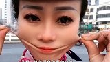 爆笑：卖辣椒面的小伙，别磨了，辣眼睛！