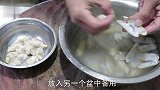 大厨教你蒜蓉蛏子的家常做法，鲜嫩多汁无腥味，海鲜就要这样吃