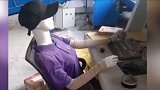 中通快递致歉用假人当安检员：已要求涉事网点停业 全省排查整改
