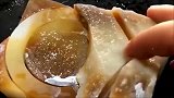 第一眼以为是块肥肉，后来才知道是块玉石