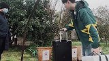 张艺兴耍心机套路节目组！随后黄磊的一句话，不愧是张艺兴的师傅