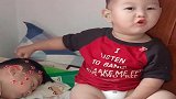 宝宝：妈妈你可别告诉哥哥他脸是我贴的，会打我的！