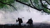 下雨了老婆子，快到大树下躲一下，今天的地可是要耕不完了