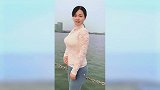 三十岁的辣妈穿上紧身裤，莫名的散发女人味