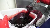 大姐嫁人后继承老店，在猪大肠里灌粉条，城里人嫌脏，最后不够抢