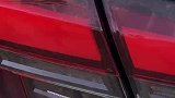 型格的尾灯有裂缝，车主对此提出质疑