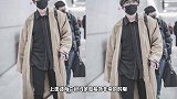 造型师该换了！毛不易穿灯芯绒大衣走老大爷风，变长腿欧巴也没用