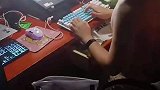 每天叫醒我的不是梦想，是大半夜舍友的键盘，网友：机械键盘真的好吵