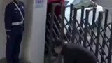 什么都逃不过老兵的眼睛