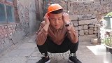 小伙回家被老婆教训，顺口溜一句又一句，真是太逗了