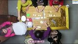 陈华爸爸六十大寿，家人为他做寿桃，韩国嘉宾没见过觉得很稀奇