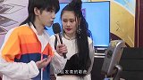 华晨宇前女友照片被公开，女方颜值惊艳了，难怪花花久久不能忘怀