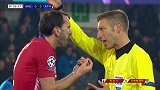 中场争球二踢脚 戈丁踢倒纳卡姆巴当场染黄