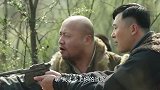小伙被同伴们看不起，那料他不开一枪，就让土匪们降服！