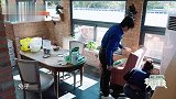 兔子不回笼让吉娜挠头，郎朗一招搞定，兔子乖乖跟着吉娜走！