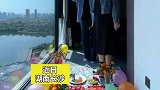男子为女友准备阳台野餐，为给她一个难忘的恋爱纪念日！