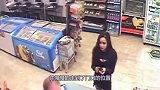 两名外国美女走进商店，假如没监控，谁信她们是这种人！