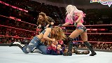 WWE-18年-RAW第1292期：布里斯拉帮结伙围殴明日华 班克斯贝莉来救援-花絮