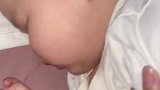正在戒母乳的宝宝，吃空气的样子太可爱了