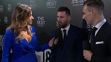 梅西：新的FIFA奖杯第1次捧 明年目标？欧冠+美洲杯没的说