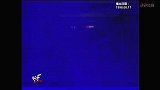 WWE-17年-WWERAW经典时刻：凯恩假扮送葬者出场暴打奥斯丁-花絮