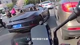 遇上保时捷强行加塞，你会让行吗
