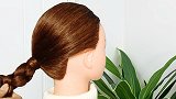 妈妈出门发型这样扎，利用四股圆辫，减龄气质又洋气，实用又好看