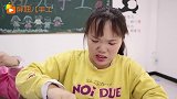 神秘盒子1：教室里出现一个神秘的盒子，里边会是谁的恶作剧吗