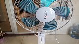 用了一夏天的风扇特别脏？教你一招，清洁的干净又快速，太棒了