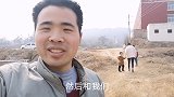 带家人爬首山，不光有防空洞，还有野菜，边玩边挖野菜，太开心了