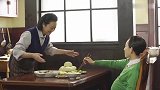 养母儿媳仗怀孕把婆婆当狗使，不料儿子看见，当场发怒离婚