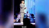 盘点那些搞笑的尴尬瞬间：这位大妈的表情，让我哭笑不得！