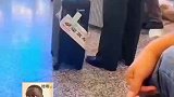 网友偶遇退伍士兵，免检封条是对他最大的肯定