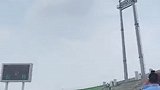 “苏超”扬州vs泰州赛前，5架飞机拉烟暖场