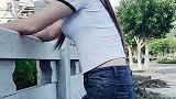 长发小姐姐回眸一笑，我心怦怦乱跳！