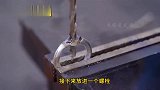 厂里老钳工是非常有价值的，不妨跟着老师傅学习，让你更上一层楼