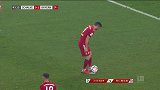 J罗禁区内1V2遭放倒 莱万主罚点球命中德甲进球超传奇