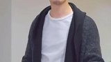 许君聪话说的没毛病啊，妹子你扔什么抱枕啊