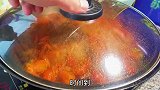 妹妹来家做客，阿蔡又做了一道拿手好菜麻辣小龙虾