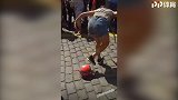 红场出现砸场子美女 足球巾帼大秀球技穿裆9国球迷