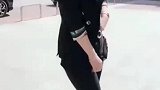 高挑时髦大姐，黑色职业套装，造型时尚好看极了
