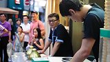 连小孩子也不会放过，这么童真的孩子，真的是忍心啊！