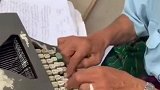 四十年前的宝贝打字机，如今都成老古董了，见过它的人应该很少吧
