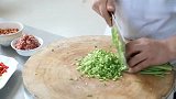 大厨教你做牛渣双拼，饭店超火的馒头拌饭系列