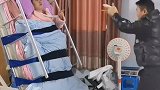 男子陪妻子抗癌六年，每天坚持唱歌跳舞细心照顾，唤醒植物人妻子