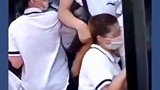 生活不易！千万别学这男的
