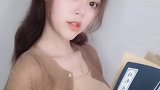 这是个单身的小姐姐，有人愿意做她的男朋友吗