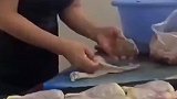 原来外国的大鸡腿是这样做的，除了鸡皮其他都是假的