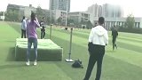 不会跳高的同学，强行被推上场比赛，结果却成了全校红人！